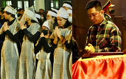Lễ tang nhạc sĩ Xuân Phương: Vợ con nghẹn ngào, Hồ Quỳnh Hương, Tam Ca 3A, Tuấn Hưng khóc tiễn biệt