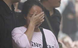 Hà Nội: Cháy lớn tại quận Thanh Xuân, người dân bật khóc bên ngoài căn nhà