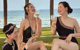 Phanh Lee cùng hội bạn thân khoe dáng khi du lịch