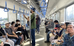 Lần đầu tiên đi làm sáng thứ Hai bằng Metro số 1 của người dân TP.HCM: Vui vẻ vì bớt "thời gian chết" trên đường