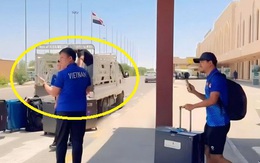Dư luận Iraq ngỡ ngàng vì chiếc xe “cà tàng” chở hành lý của tuyển Việt Nam