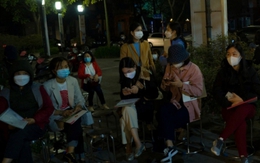 Loạt trường cấp 1 nóng nhất các mùa tuyển sinh ở Hà Nội và TP.HCM: Cả nhà chia ca ngồi ở cổng trường, chờ 16 tiếng để nộp hồ sơ!