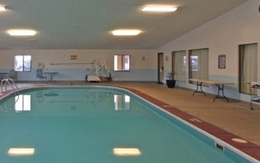 2 bé gái đuối nước trong bể bơi không có nhân viên cứu hộ: Chị gái 11 tuổi qua đời thương tâm khi cố gắng cứu em