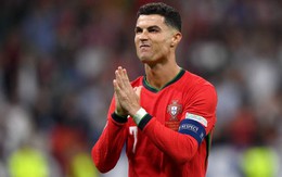 Bồ Đào Nha nghẹt thở vượt qua Slovenia trên loạt luân lưu trong ngày Ronaldo hóa "báo thủ"