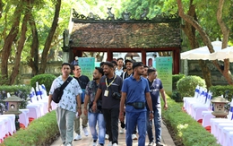 Những nhóm đầu tiên trong đoàn 4.500 khách của tỷ phú Ấn Độ tham quan địa điểm nào ở Hà Nội?