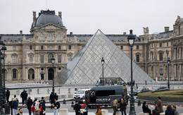Bảo tàng Lourve vừa bị cướp giữa ban ngày trong vài phút: Hàng loạt kho báu vô giá của thế giới đã biến mất!