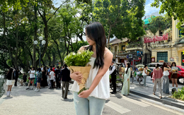 Cảnh tượng nàng thơ mùa thu ở Hồ Gươm: Khác xa Nhà Thờ Lớn!