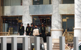 Công an thu giữ nhiều thùng tài liệu từ toà nhà thẩm mỹ viện Mailisa TP.HCM