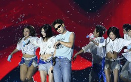 NGAY LÚC NÀY TẠI WATERBOMB HOCHIMINH: Dương Domic choàng áo tắm hàng hiệu, đốn tim fangirl vì quá đẹp trai!