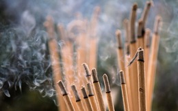 Thắp hương mỗi ngày tốt hay xấu, chuyên gia phong thủy giải thích rõ