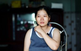 Mẹ bầu ôm 3 con chạy lũ, chen cùng 70 người trong một ngôi nhà: "Bọn trẻ hoảng loạn, đứa lớn đứa nhỏ đều khóc"