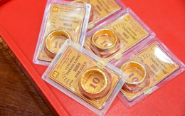 "Rút sổ tiết kiệm mua vàng từ sớm, ngày càng giàu lên, nhưng tôi vẫn không vui như tưởng tượng"