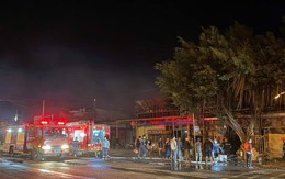 NÓNG: Cháy nhà giữa đêm khuya, 4 người trong gia đình tử vong