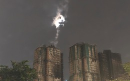 Ánh sáng lạ xuất hiện tại khu chung cư bị cháy tại Hong Kong (Trung Quốc) đúng 1 tuần sau thảm kịch