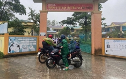 Vụ 40 học sinh nghi ngộ độc: Hơn 50 phụ huynh tiếp tục đến trường đón con về giữa chừng vì sự xuất hiện của 1 người phụ nữ