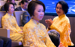 Phu nhân tỷ phú Phạm Nhật Vượng đẹp nhờ áo dài quá tinh tế, 1 chi tiết kết nối đến chồng và con trai