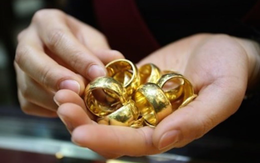 Người đàn ông vay bạn 40 cây vàng giá 1,2 tỷ đồng, 8 năm sau giá tăng gấp đôi lại muốn trả bằng tiền mặt: Tòa án đưa ra phán quyết được lòng cả 2 bên