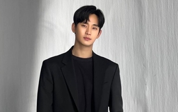 Tình trạng hiện tại của Kim Soo Hyun gây sốc: Quẫn trí đến mức phải có người theo sát, đi khắp nơi xin lỗi đồng nghiệp