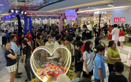 Cảnh tượng khác hoàn toàn tại Vạn Hạnh Mall mấy ngày nay: Dòng người xếp hàng dài, liên tục khen ngợi 1 điều