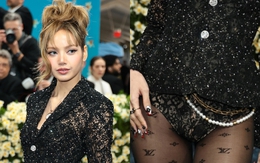 Nóng: Louis Vuitton lên tiếng vụ Lisa (BLACKPINK) mặc trang phục thêu hình mặt người ở vị trí nhạy cảm