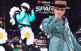Quan trọng không kém gì lightstick hoa cúc, thiếu thứ này thì khỏi gặp "anh Long" ở Mỹ Đình!