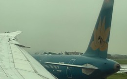 VIDEO: Hai máy bay va chạm tại sân bay Nội Bài
