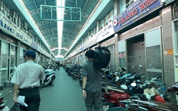 Khung cảnh lạ lùng tại chợ thuốc quận 10 - TP.HCM: Hàng loạt quầy cửa đóng then cài, 1 chủ hiệu thuốc phải thốt lên điều khó hiểu