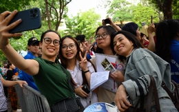 Kết thúc ngày đầu tiên thi vào lớp 10 tại Hà Nội: Sĩ tử phấn khởi vì đề vừa sức, đã sẵn sàng cho môn cuối cùng!