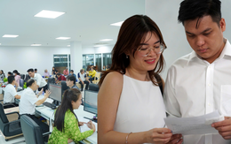 Những hình ảnh đầu tiên trên cả nước trong ngày lịch sử: Cặp đôi háo hức đăng ký kết hôn, pano chào mừng ngập tràn phố phường
