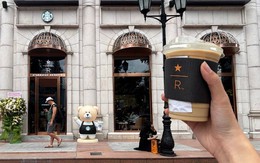 Cảnh tượng bất ngờ xảy ra trong ngày khai trương Starbucks mới sau khi từ bỏ mặt bằng cũ gần 1 tỷ/tháng