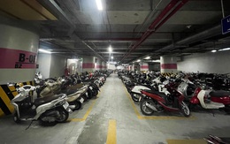 Hà Nội tiến tới không còn xe máy chạy xăng trong vành đai 1: Cư dân chung cư sạc pin xe điện ở đâu?
