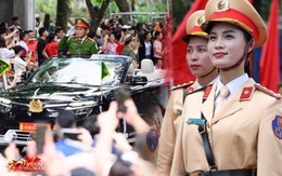 Tuyệt đối mãn nhãn trước những màn trình diễn của Công an Hà Nội, phố đi bộ bùng nổ tiếng reo hò
