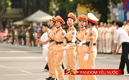 Trọn vẹn sáng cuối tuần bên hồ Hoàn Kiếm: “Ngày hội vì Thủ đô bình yên” rực rỡ, người dân chen kín phố xem diễu hành