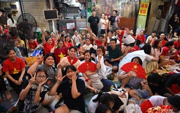 19h ngày 29/8, “khối yêu nước” đã ổn định vị trí, sẵn sàng thức xuyên đêm chờ đến giờ tổng duyệt