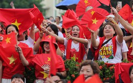 Những ngày tháng 9 rực rỡ sắc đỏ: Khi tình yêu nước thắp sáng từng góc phố