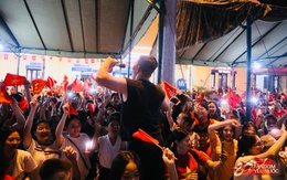Hà Nội một đêm không ngủ: Khắp phố là concert "0 đồng", ai cũng thành ca sĩ hết rồi!