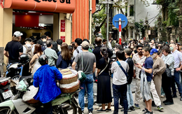 Đúng 1/1/2026, nhiều nơi tại trung tâm Hà Nội đông nghịt người xếp hàng, chuyện gì đây?