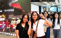 Choáng váng trước biển người đặc kịt tại TTTM ngày 1/1, muốn ăn uống phải đợi chờ gần cả tiếng