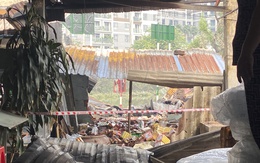 TP.HCM: Hiện trường vụ cháy sau chợ Bình Trưng, tiểu thương bật khóc trước cảnh hoang tàn