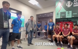 "Đột nhập" phòng thay đồ U23 Việt Nam: HLV Kim Sang-sik lên dây cót tinh thần cho học trò, chỉ điểm yếu U23 Hàn Quốc