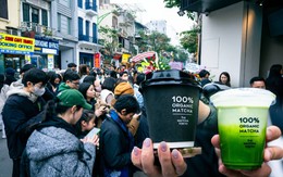 Hà Nội: Dân tình chầu chực xếp hàng mua ly matcha đắt nhất Nhật Bản bất chấp trời rét