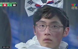 Biểu cảm SỐC của cổ động viên Hàn Quốc khi nhìn Cao Văn Bình cản phá bóng lên thẳng hot search