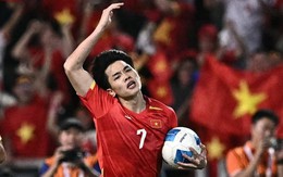 Đình Bắc "lụm" giải châu Á mỏi tay, netizen khen đáng yêu vô đối vì cách bày tỏ cảm xúc đậm dấu ấn "Bắc Còi"