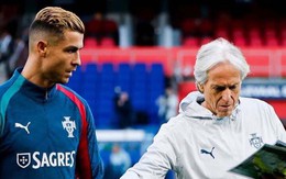 HLV Bồ Đào Nha ra tận sân bay níu kéo, Ronaldo vẫn quyết rời đi