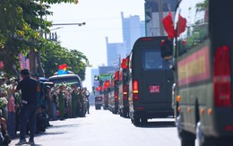 Đoàn xe đưa 731 hài cốt liệt sĩ rời Công viên Lê Thị Riêng, bắt đầu hành trình về nơi an nghỉ cuối cùng