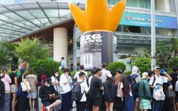Ngày đầu mở bán merchandise chính thức của BIGBANG tại Hà Nội: V.I.P nô nức săn lightstick 20 năm, không khí concert đang nóng lên từng giờ