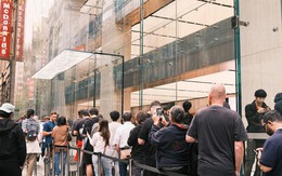 iPhone Duo mở bán: Hàng trăm người xếp hàng từ 2 ngày trước, nhiều người có thể ra về tay trắng