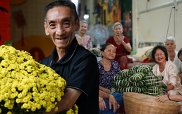 "Sống ở đây mới thấy có Tết”: Cái Tết "đủ" những cụ già neo đơn giữa lòng TP.HCM