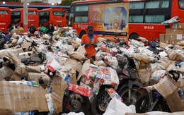 Cảnh tượng ở bến xe miền Tây chiều 26 Tết!