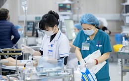Trung tâm Cấp cứu A9, Bệnh viện Bạch Mai những ngày qua: 80 nhân viên căng mình cứu sống bệnh nhân, bỏ quên cái Tết ở phía sau